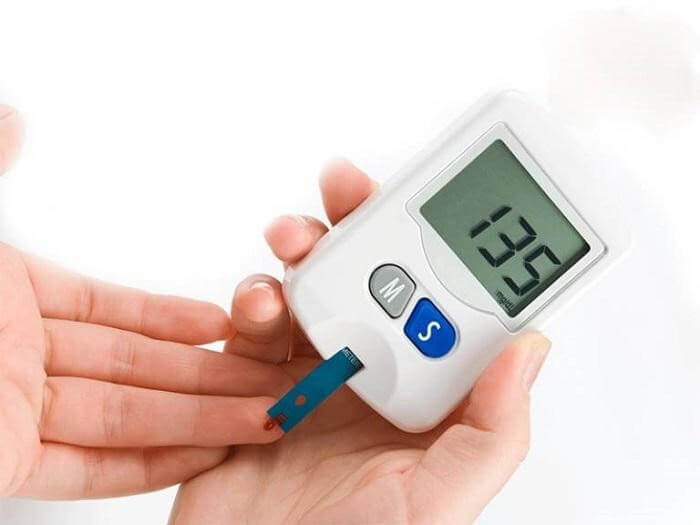 Luôn ngủ nghỉ và đo đường huyết thường xuyên để kiểm soát tốt nhất